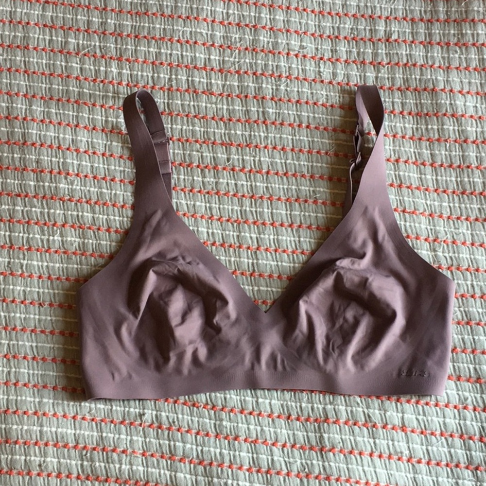 Skims bra, never worn!